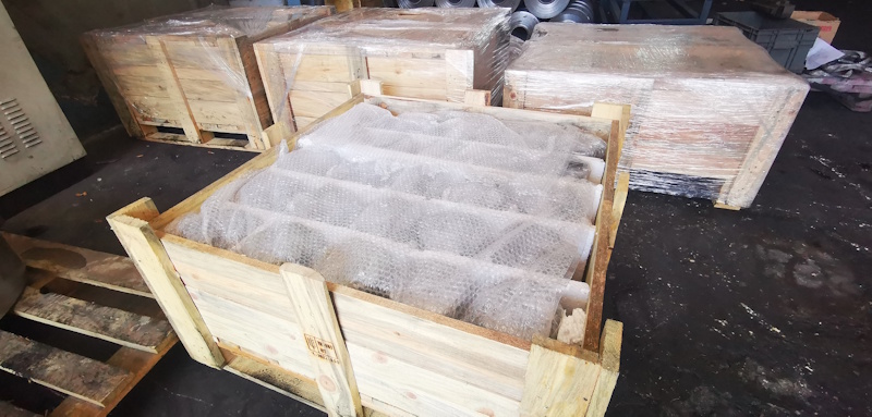 Verpackte CNC-Teile versandfertig